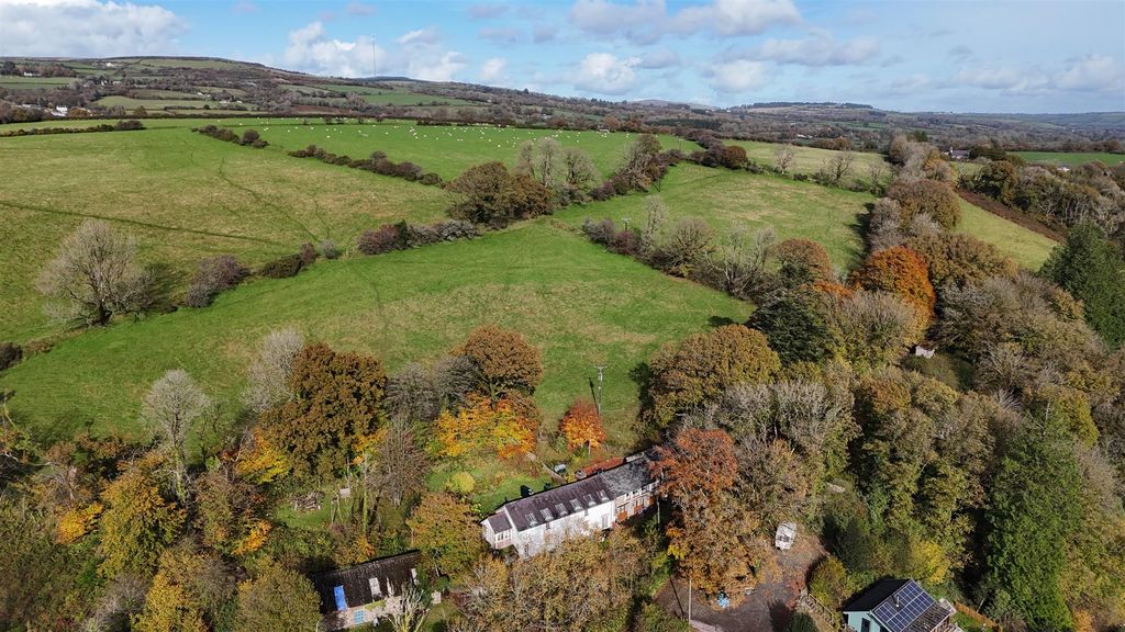Property photo 2 of 36 The Loft, Dolwilym Farm Hebron, Whitland, Sa34 0Yr