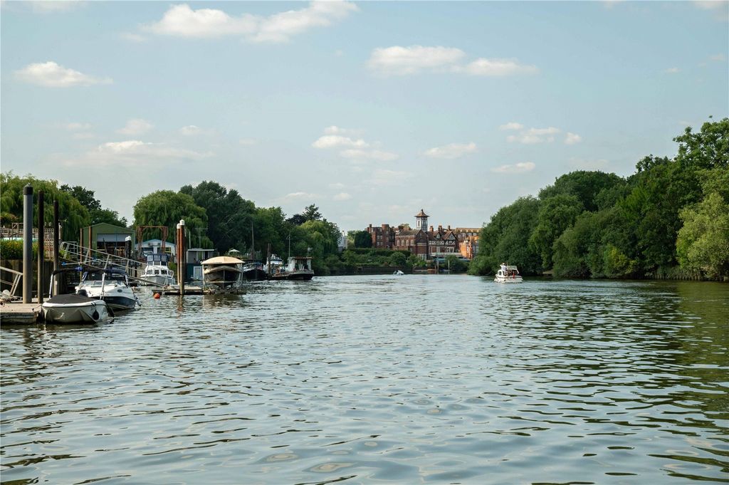 Property photo 3 of 11 Mooring