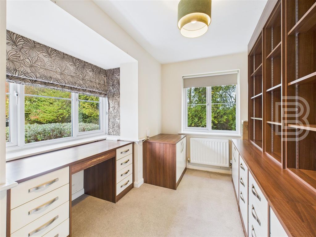 Property photo 3 of 25 Cam05587G0-Pr0054-Still014.Jpg