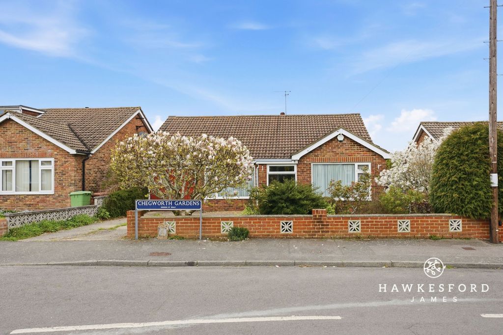 Property photo 1 of 16 Chegworth Gardens, Sittingbourne - Front Aspect