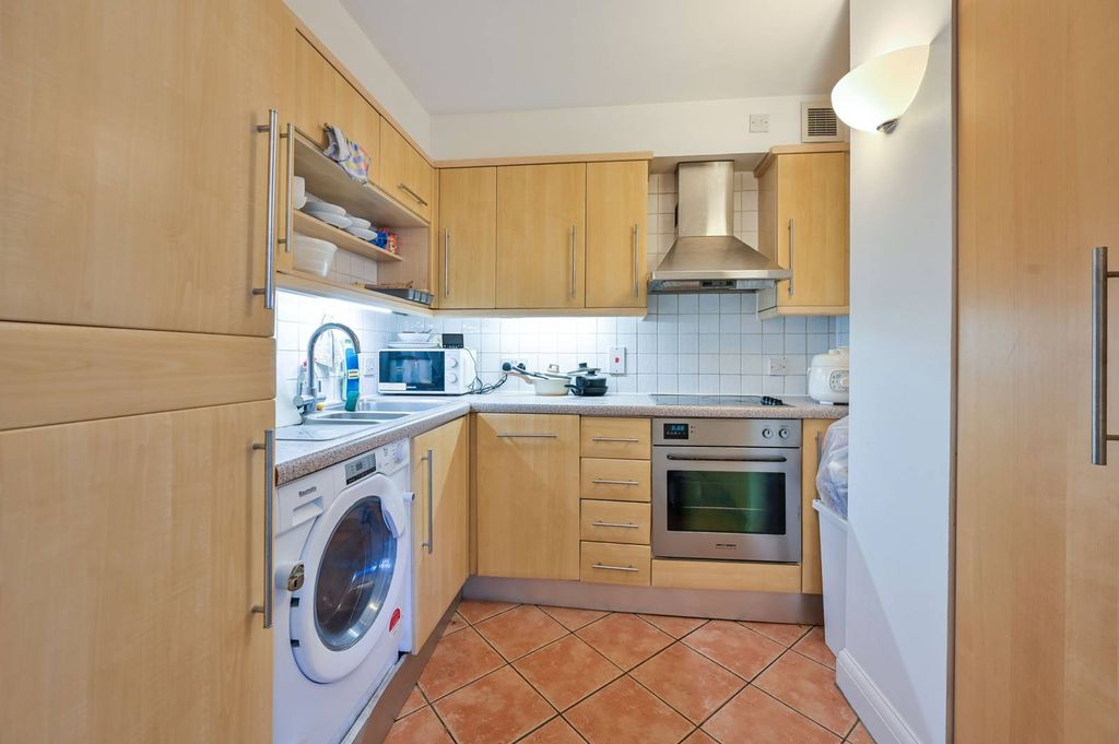 Property photo 3 of 18