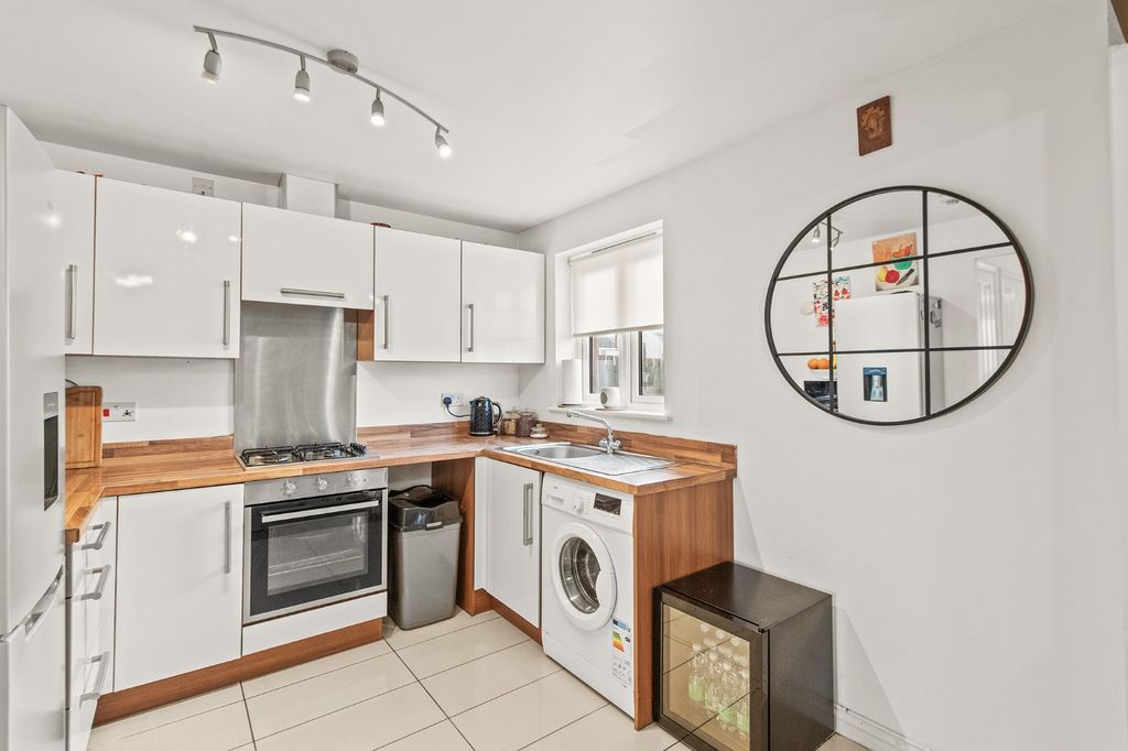 Property photo 3 of 29 4574804