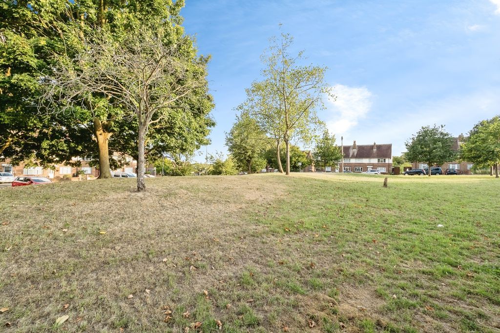 Property photo 2 of 16 Photo