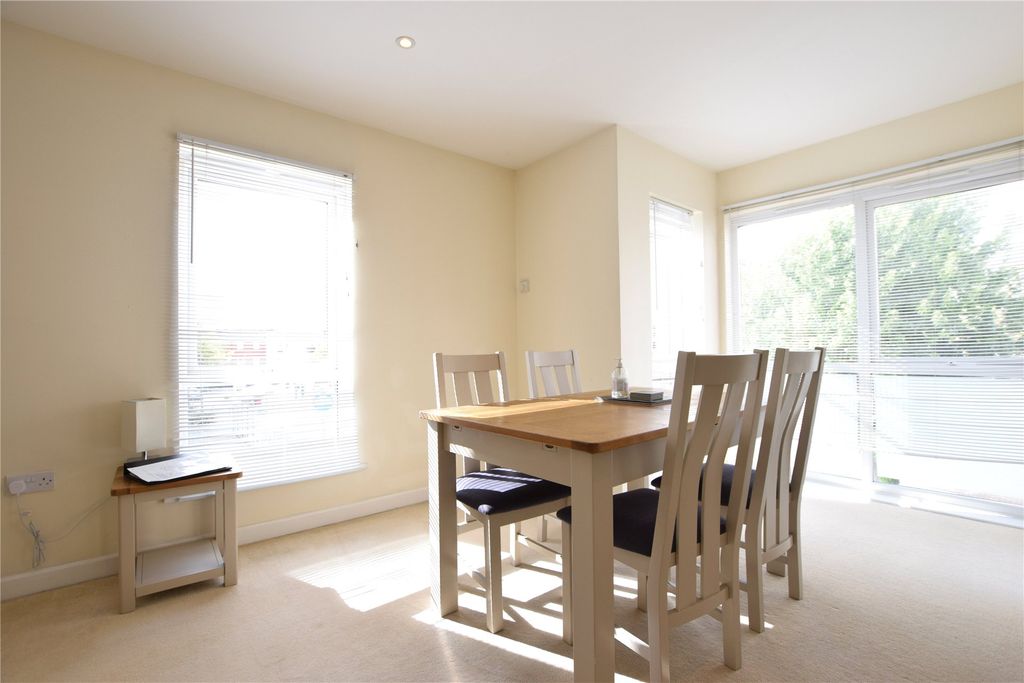 Property photo 3 of 6 Dining Area