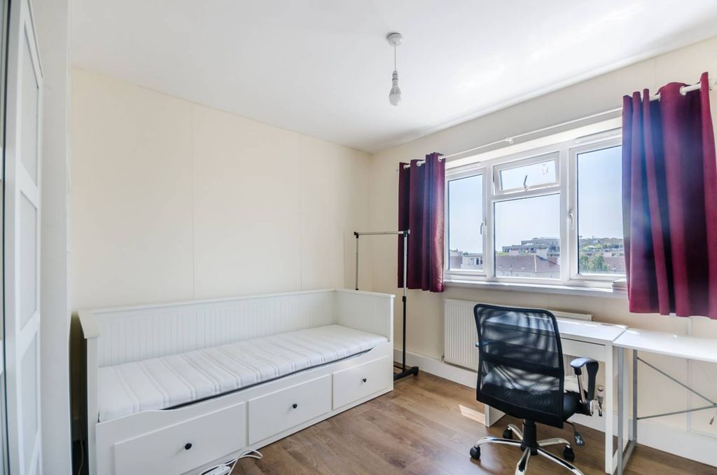 Property photo 1 of 4