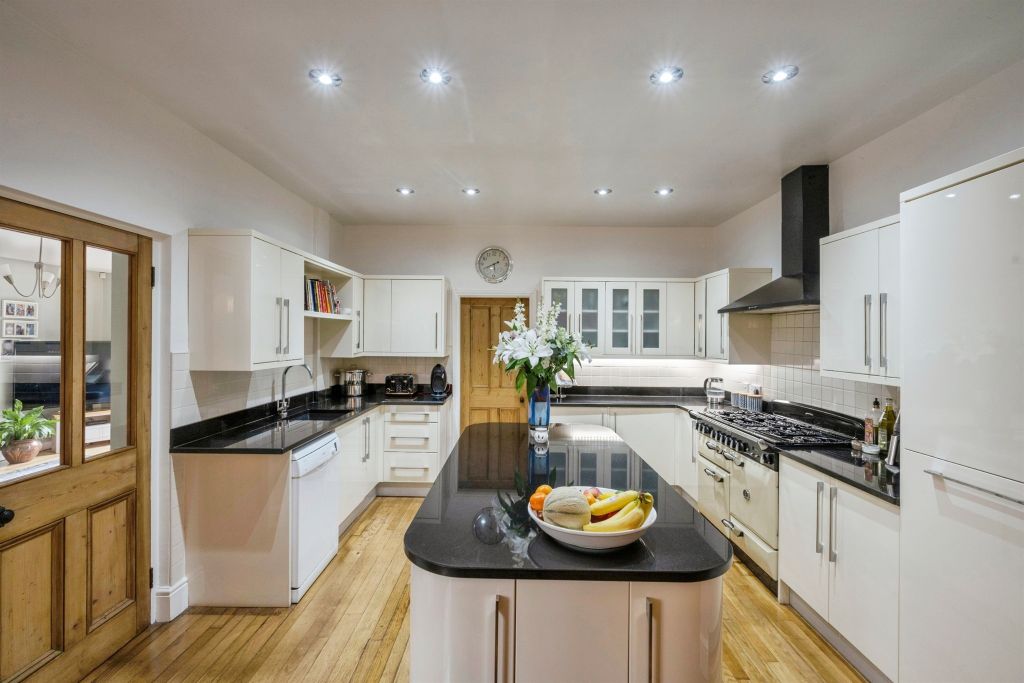 Additional image 5 of 5 bed semi-detached house for saleSt. Marys Road, Tickhill, Doncaster DN11