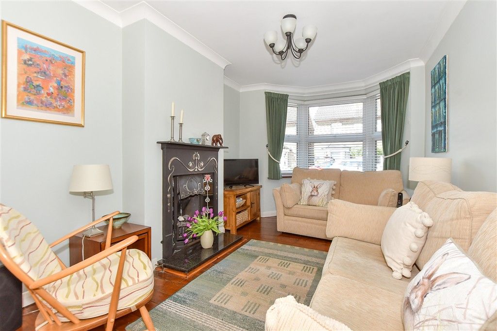 Property photo 2 of 15 Lounge