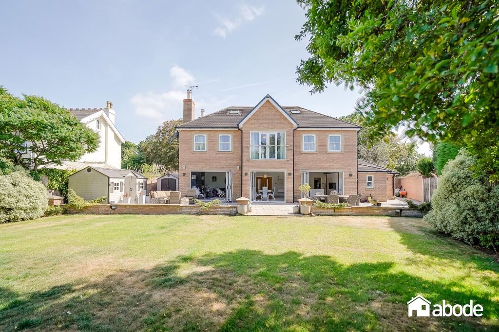 Property photo 2 of 49