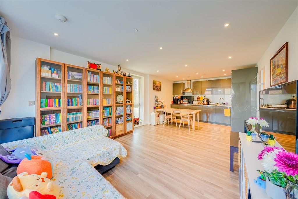 Additional image 17 of 2 bed flat for saleTruman Way, Dartford DA1