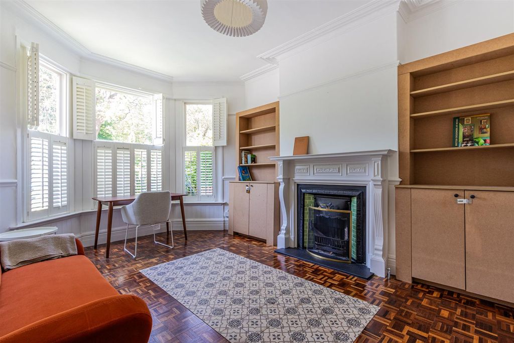 Property photo 2 of 29 Waterloo Road 2-11.Jpg