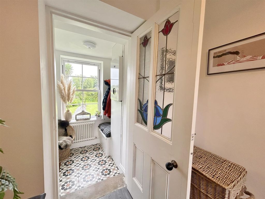 Property photo 3 of 63 Into Hallway