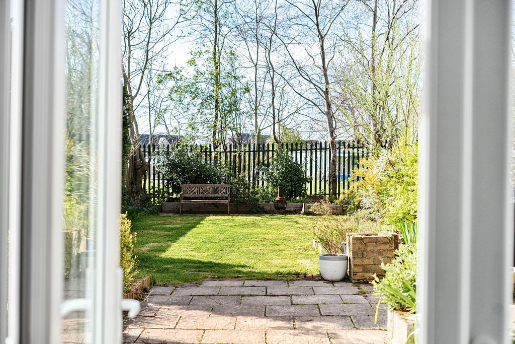 Property photo 3 of 20