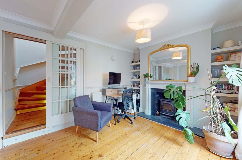 Property photo 2 of 9