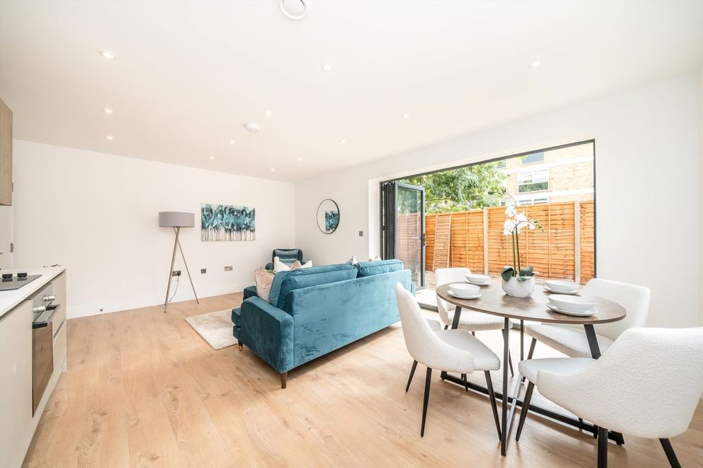 Property photo 1 of 5