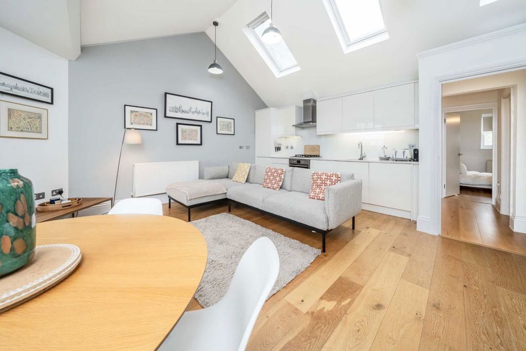 Property photo 2 of 7