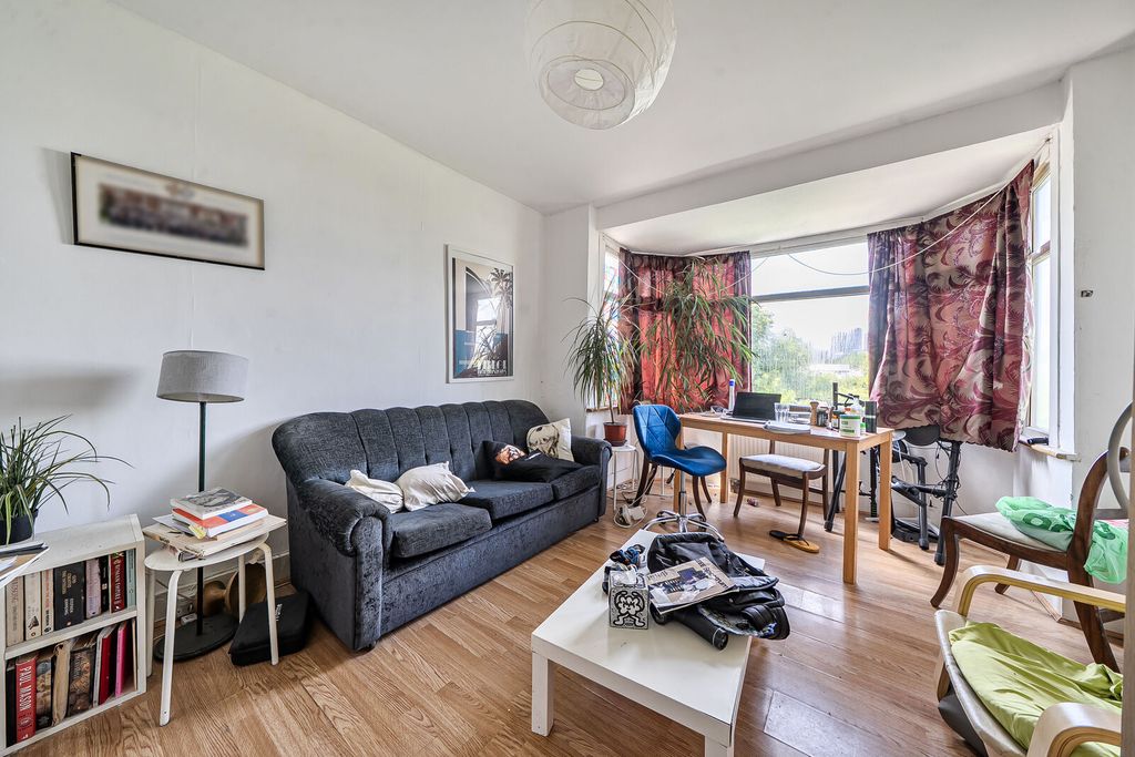 Property photo 2 of 19
