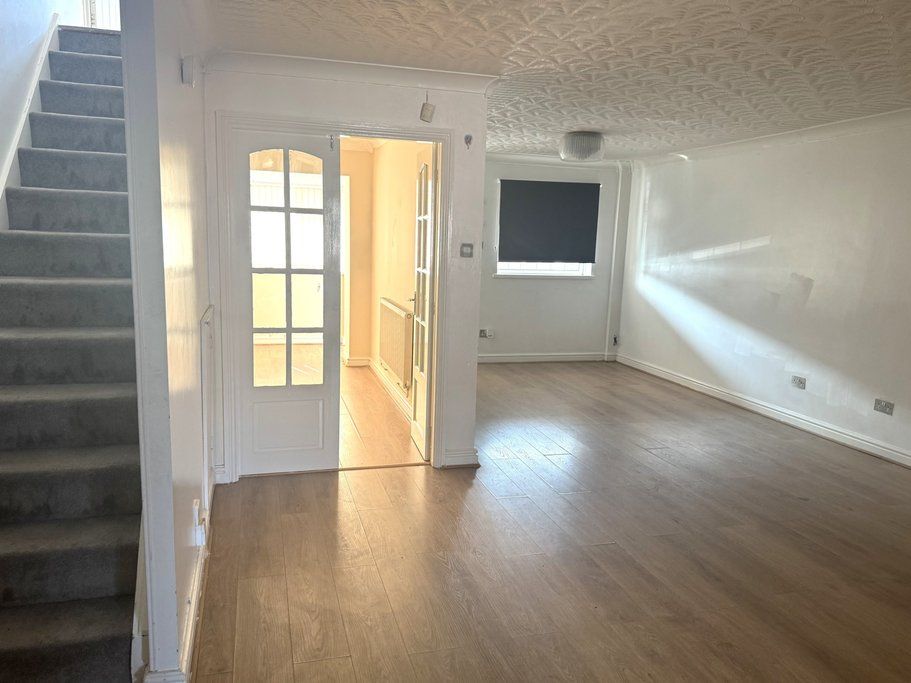 Property photo 3 of 27