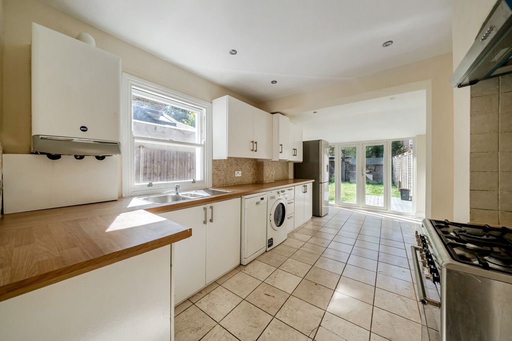 Property photo 1 of 18 1520672-13-1A0Af5...