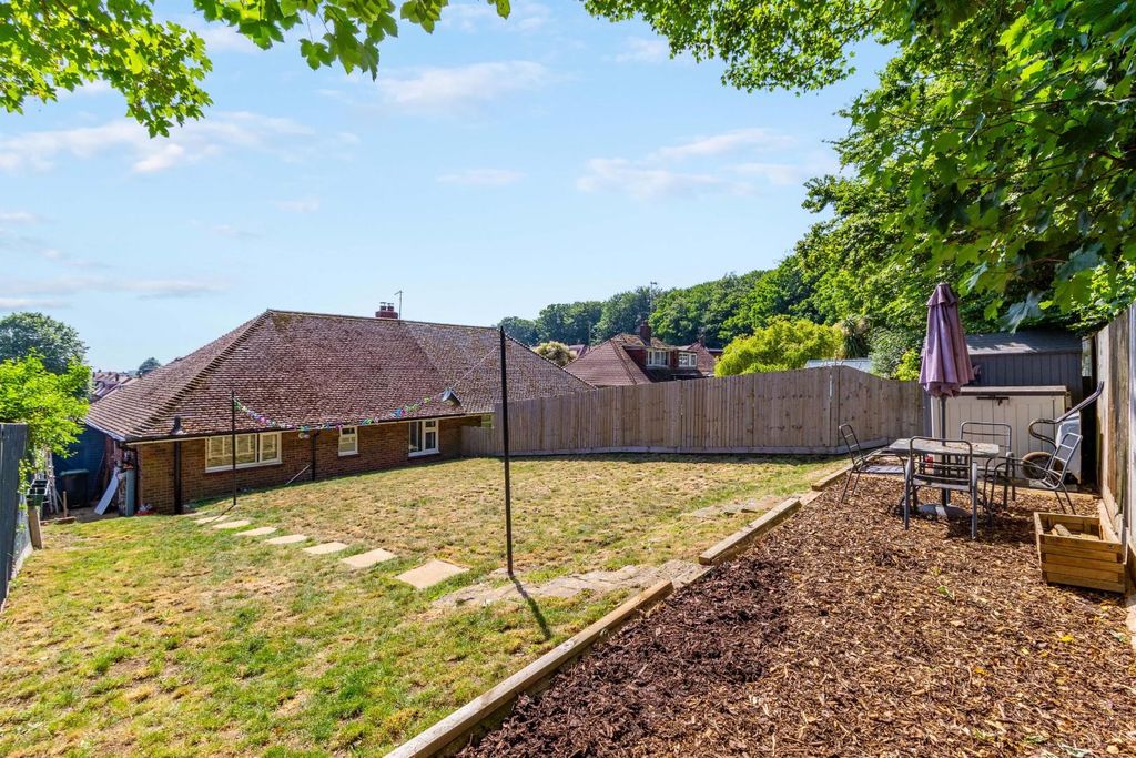 Property photo 2 of 16 Downsway-18.Jpg