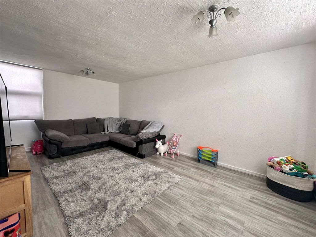 Property photo 2 of 9 Picture No. 03