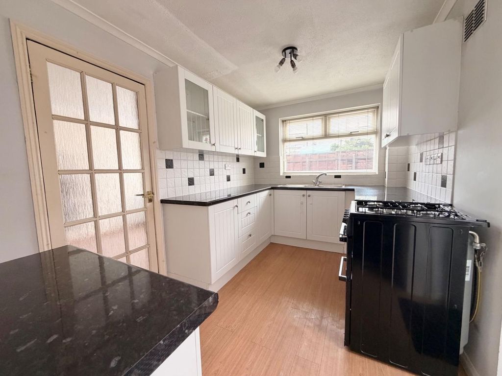 Property photo 3 of 15 Kitchen