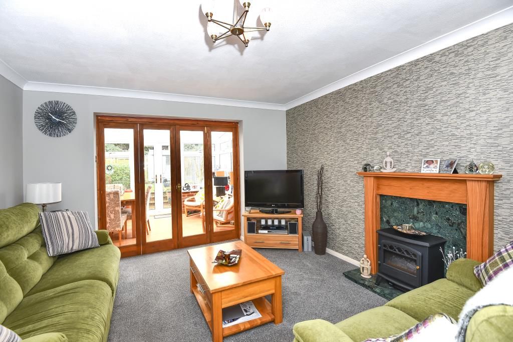 Property photo 2 of 10 Living Room