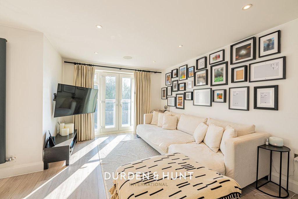 Property photo 2 of 17 Highfield-16.Jpg