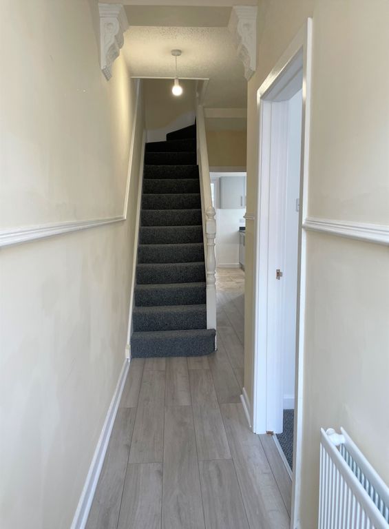 Property photo 2 of 16 Hallway