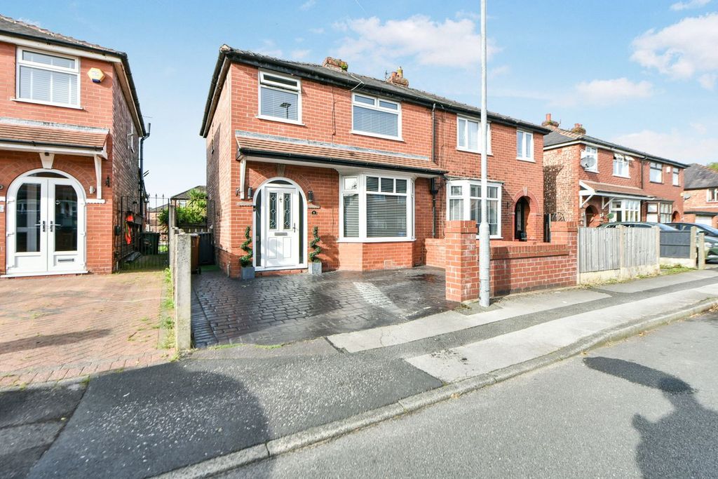 Property photo 1 of 19