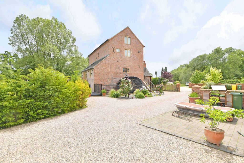 Property photo 3 of 31