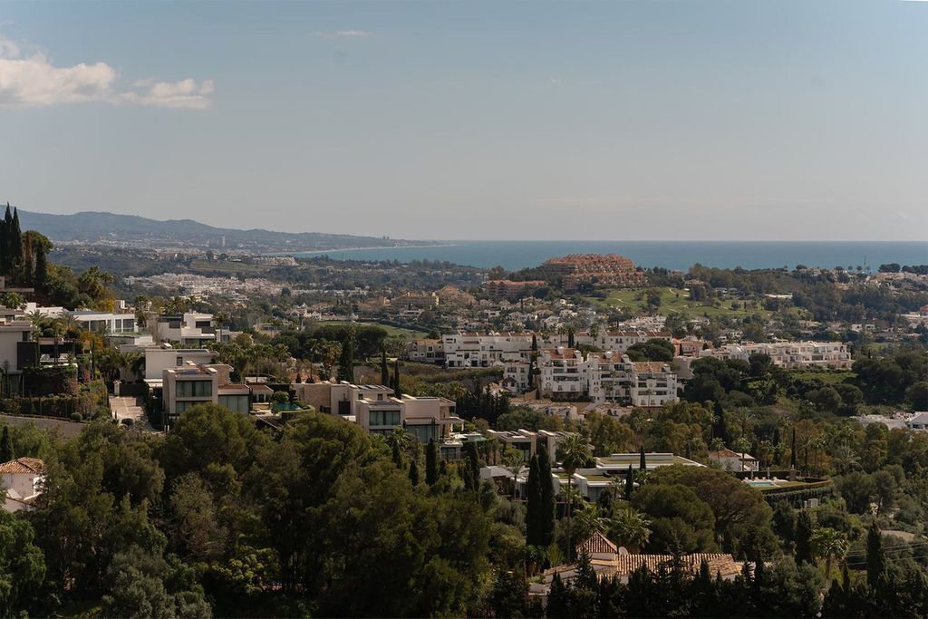 Property photo 1 of 41