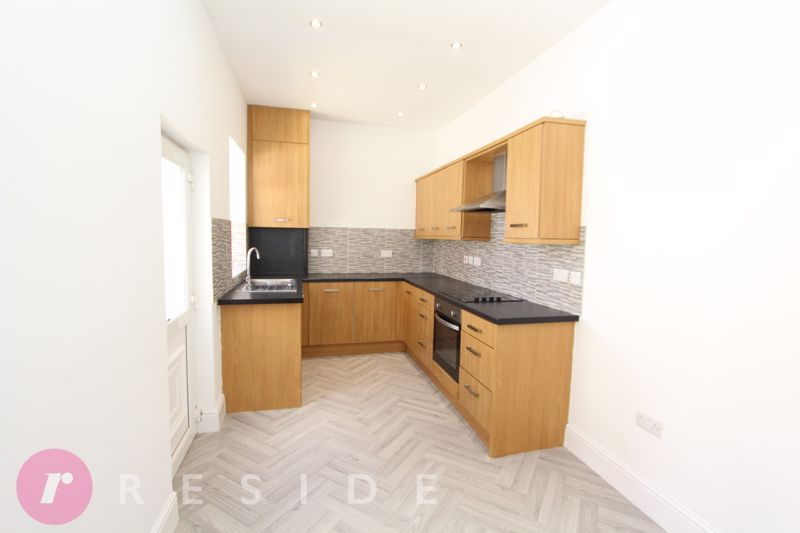 Property photo 3 of 14 Breakfast Kitchen
