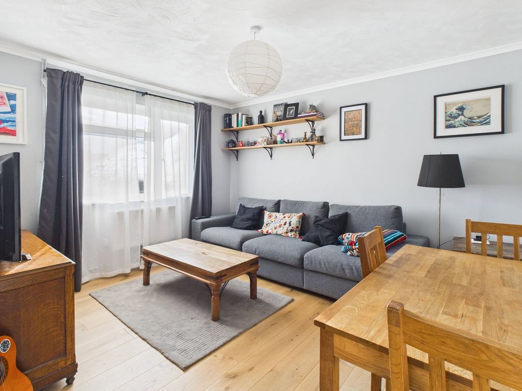 Property photo 3 of 12