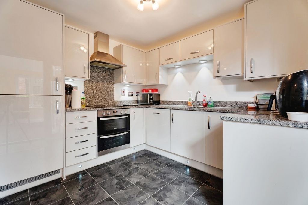 Property photo 3 of 20 Pbox-Img.Jpg