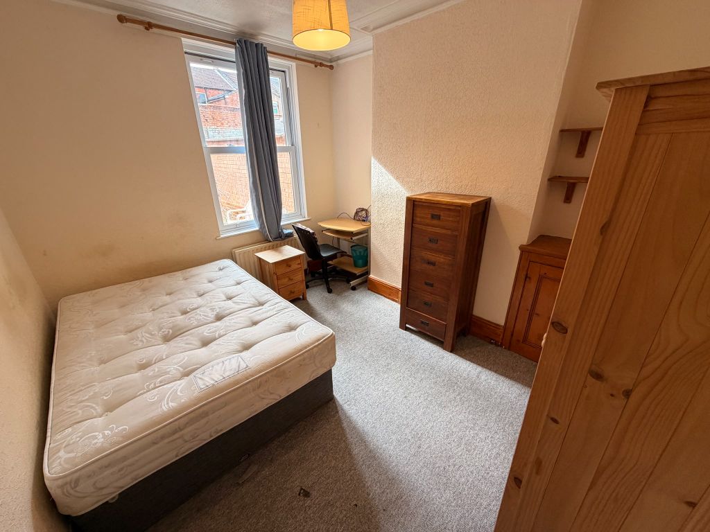 Property photo 2 of 19 Image
