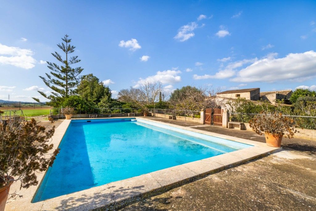 Property photo 2 of 20 Pool (2)