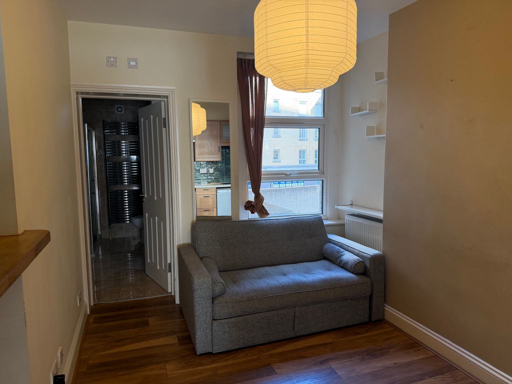 Property photo 3 of 4