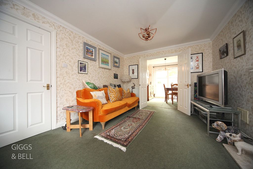 Property photo 3 of 25 4358373