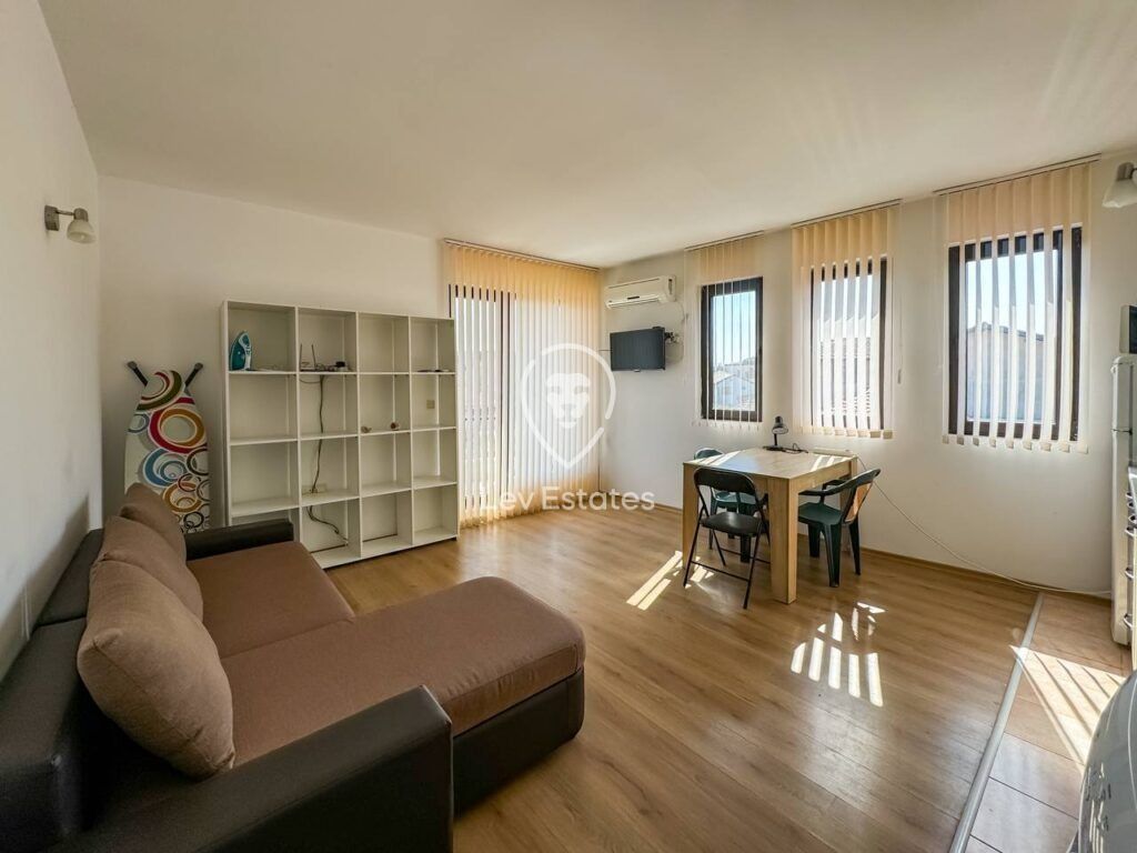 Property photo 2 of 7