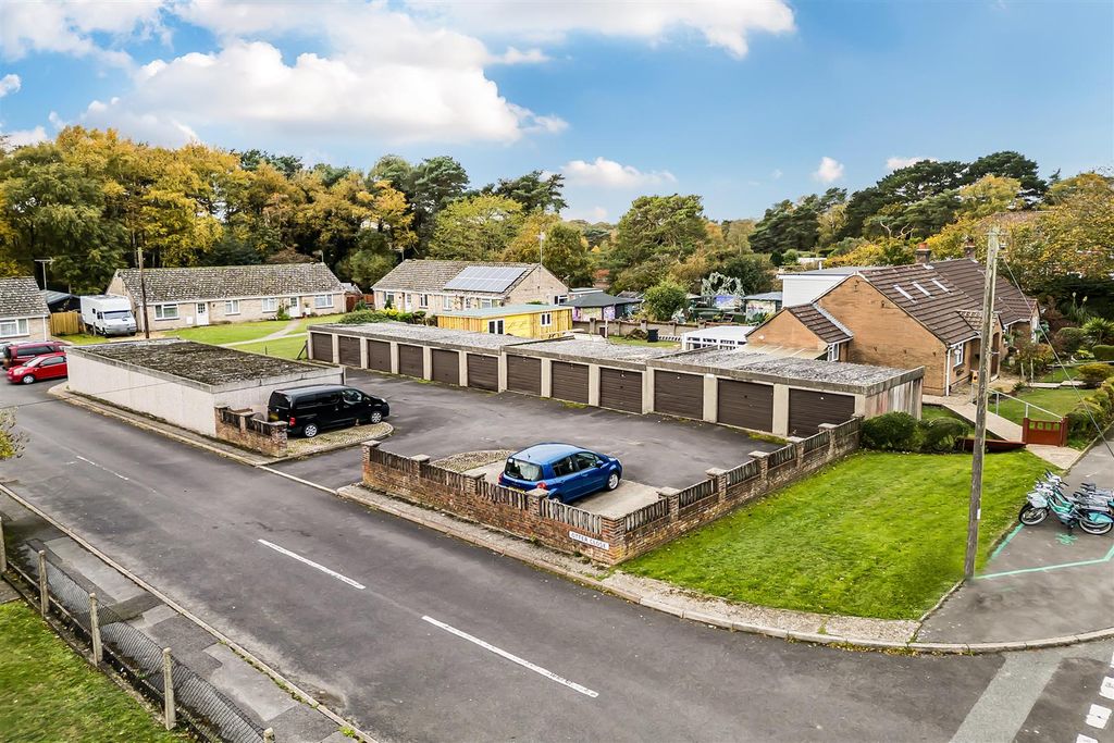 Property photo 1 of 12 1376386-1-690A0Ea890A5E.Jpg