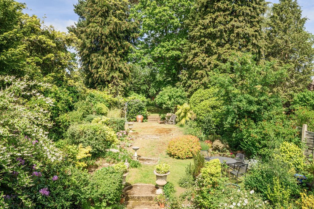Property photo 2 of 17 Garden