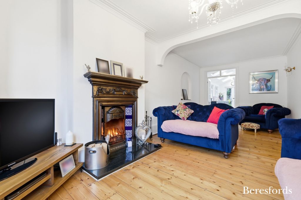 Property photo 3 of 22 Picture No. 09