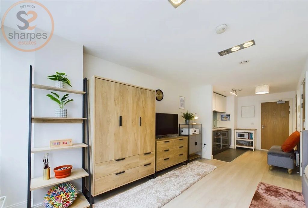 Property photo 1 of 10 17F44Cbd-Fc20-4928-B934-7d190800F3c2