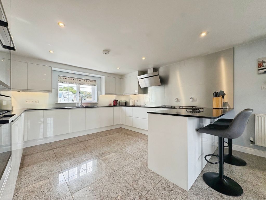 Property photo 3 of 29 4839334