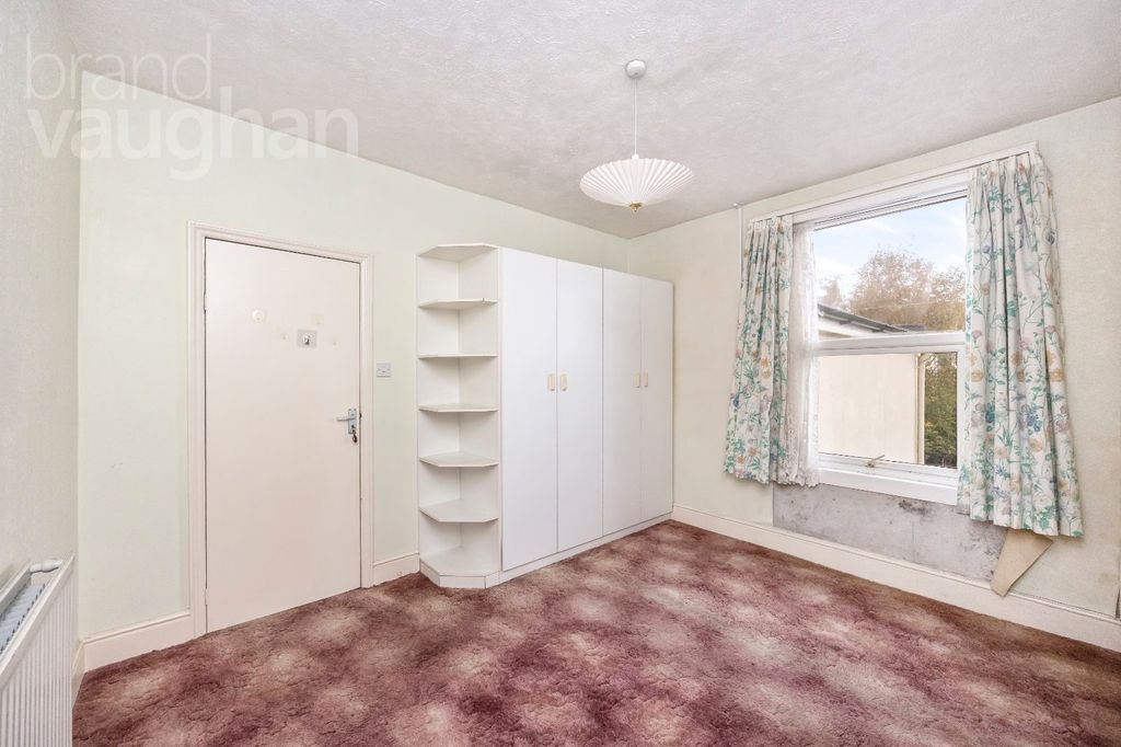 Property photo 2 of 16 Picture No. 30