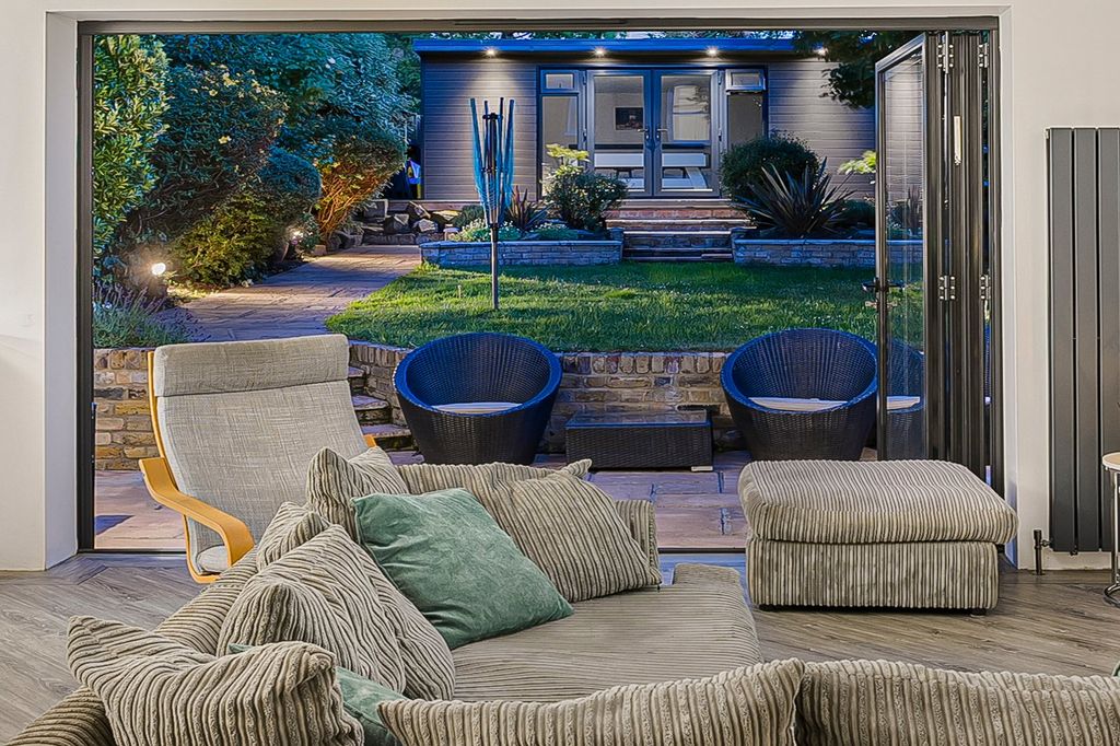 Property photo 3 of 63 Picture No. 74