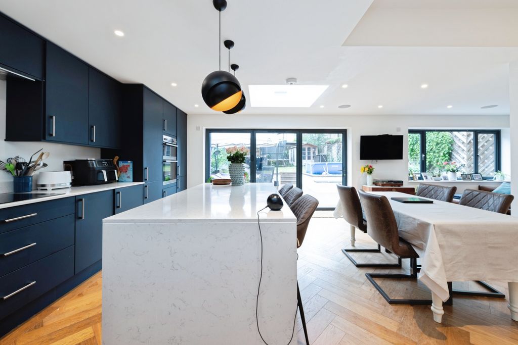 Property photo 1 of 23 Open Plan Living