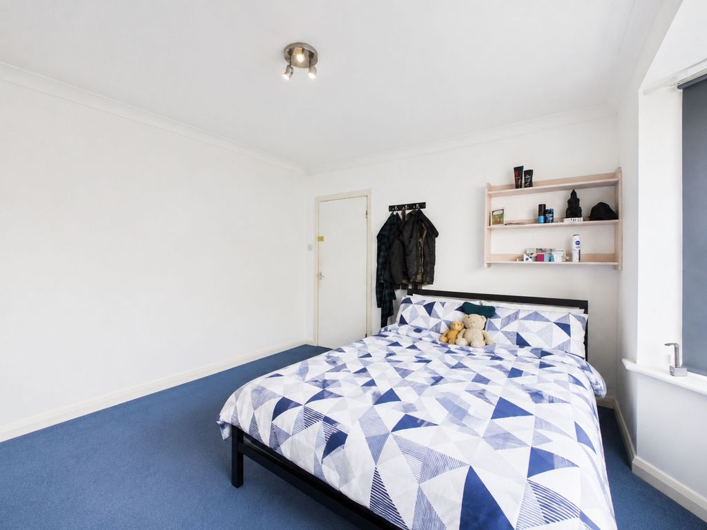 Property photo 1 of 16 Bedroom 1