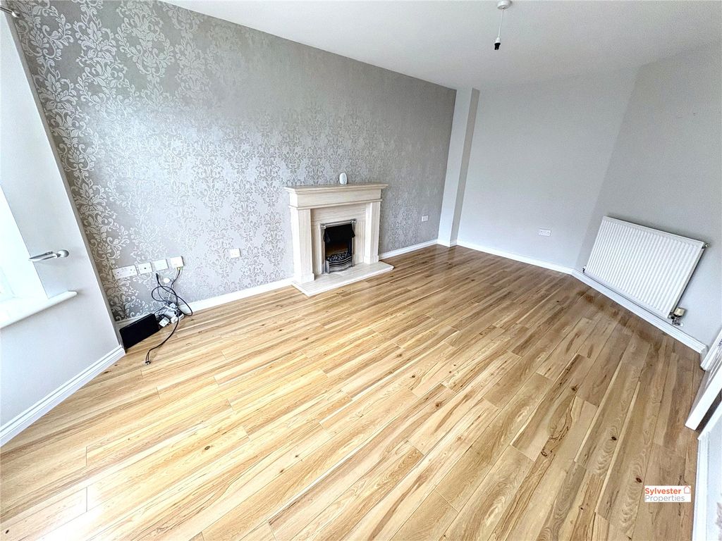 Property photo 2 of 27 Picture No. 35