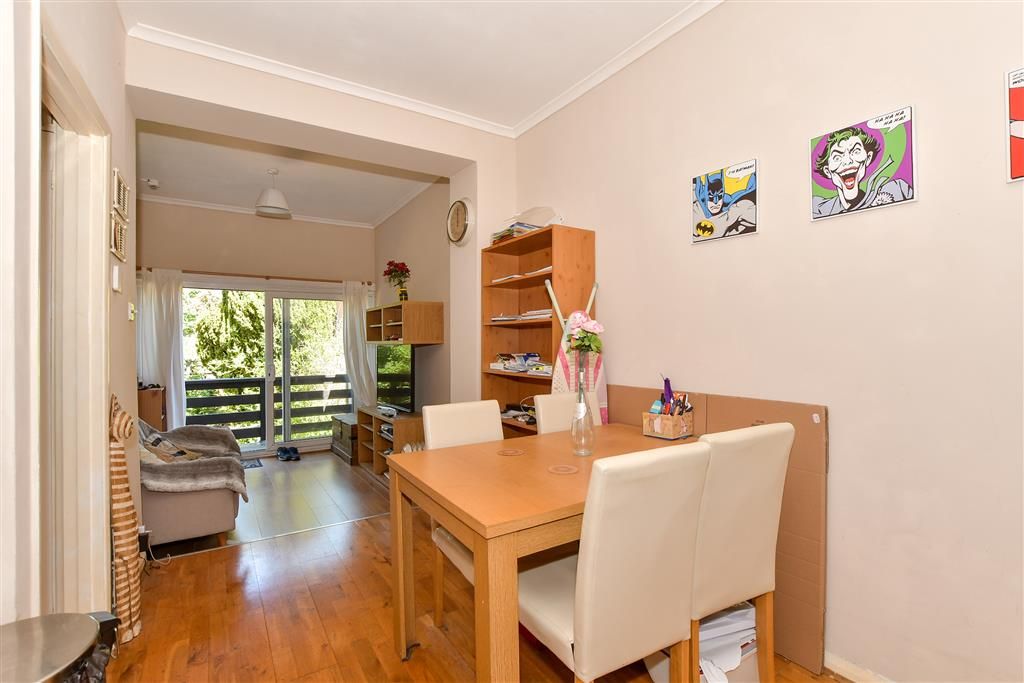 Property photo 3 of 8 Kitchen/ Dining Area